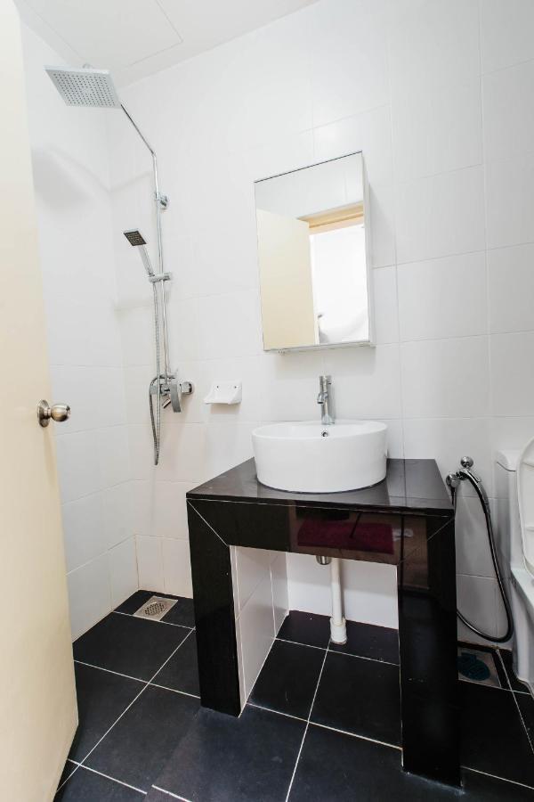 Cozy Homestay With Wifi @Encorp Strand Mall @Alpha Ivf Petaling Jaya Bagian luar foto